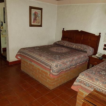 State Inn Чиуауа Екстериор снимка