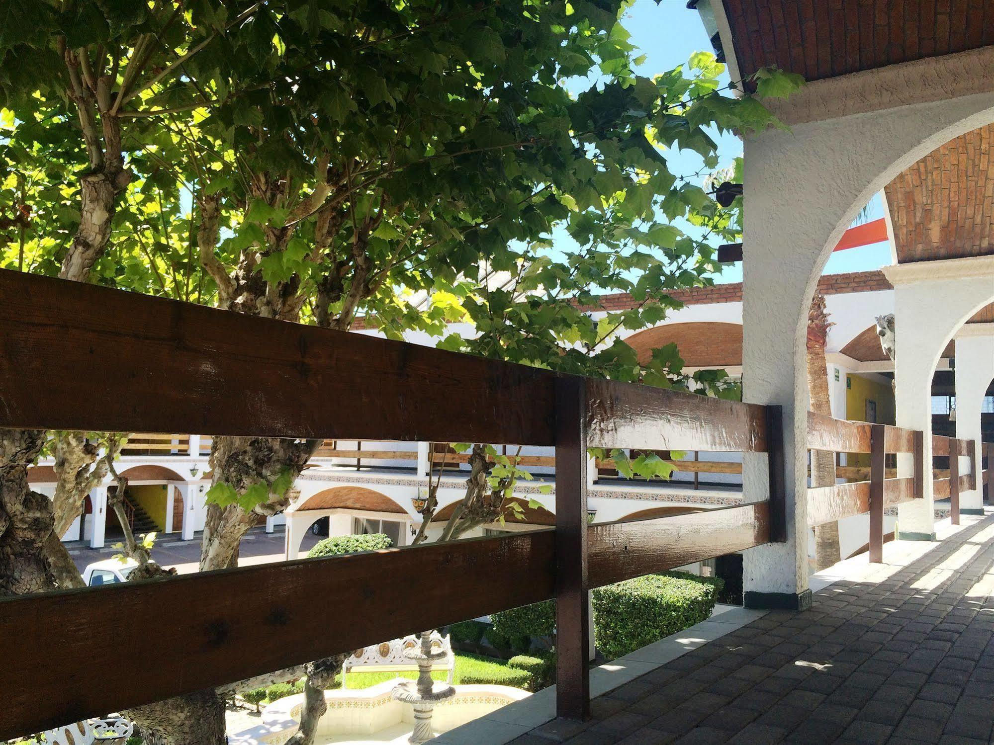 State Inn Чиуауа Екстериор снимка